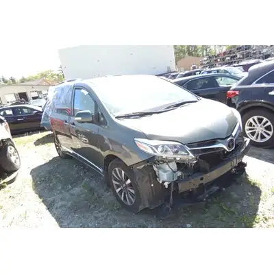 Toyota Sienna 2015 Used Headlights H00032