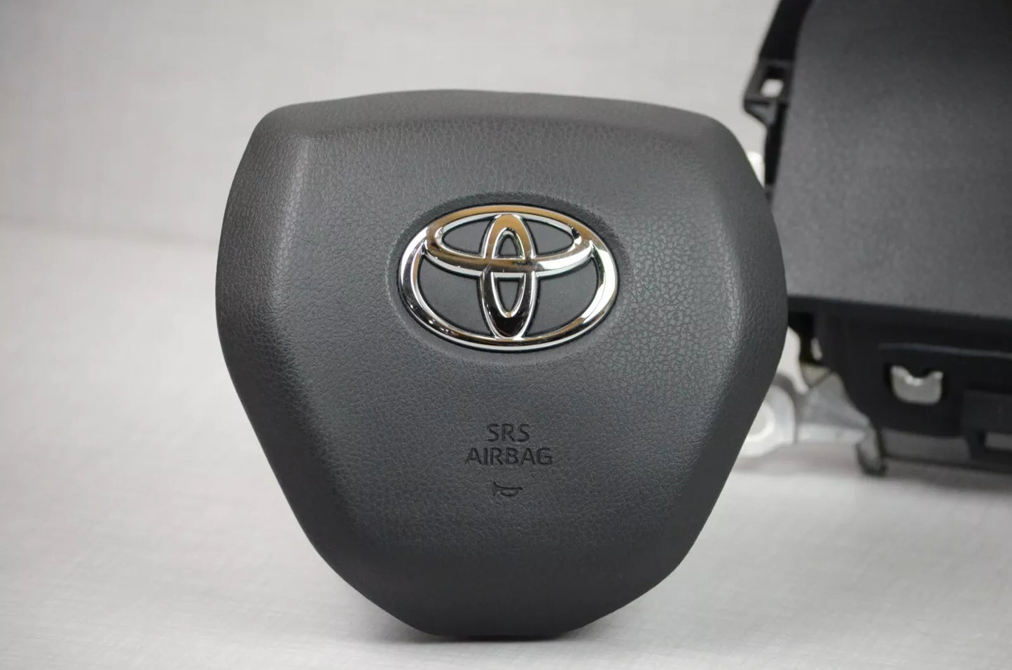 2018_2023_Toyota_Camry_Driver_Steering_Wheel_Airbag