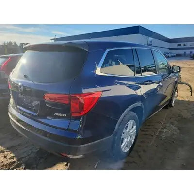 Honda Pilot 2016 Used  Tail Lights  T00026