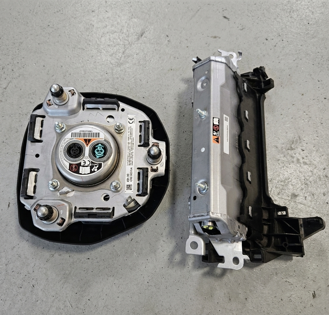 Toyota_Camry_2018-2023_Driver_Steering_Wheel_Airbag_Knee_Airbag_OEM